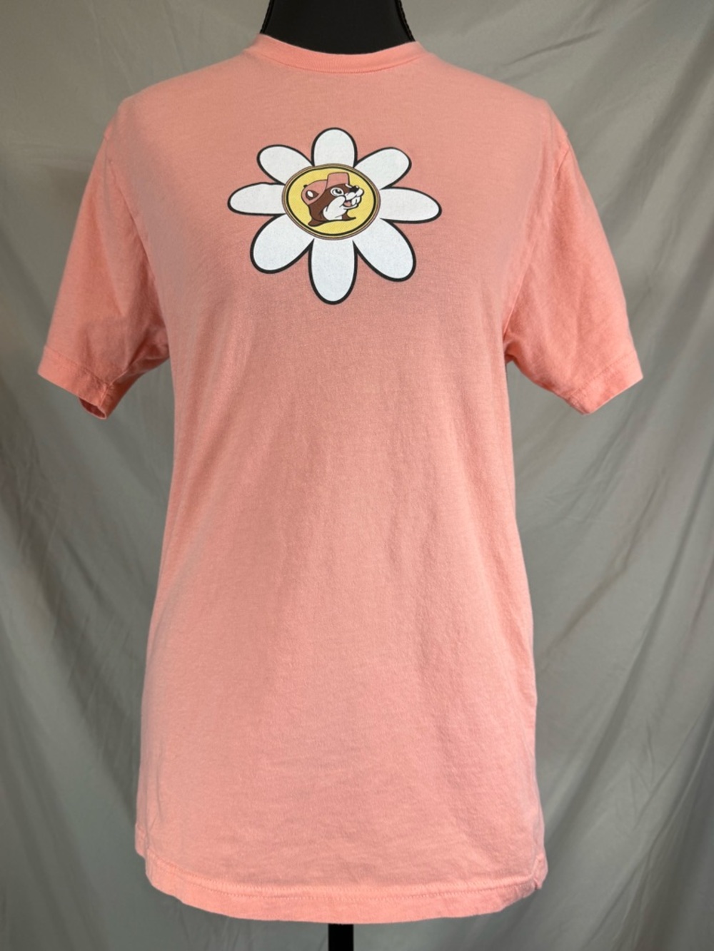 Buc-ee’s “More Worry Less” Floral Graphic Tee 🌼🦫